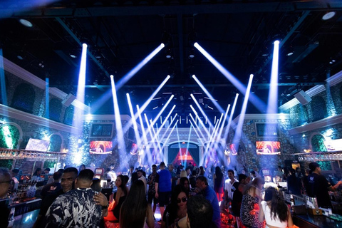Phuket: Pub Crawl Rooftop, Bars, GoGo & 3 Clubs with Shots 20:30 | Pub Crawl Only