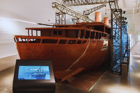 Gdynia: Emigration Museum Private Guided Tour with Tickets Gdynia: Emigration Museum Private Tour with Tickets