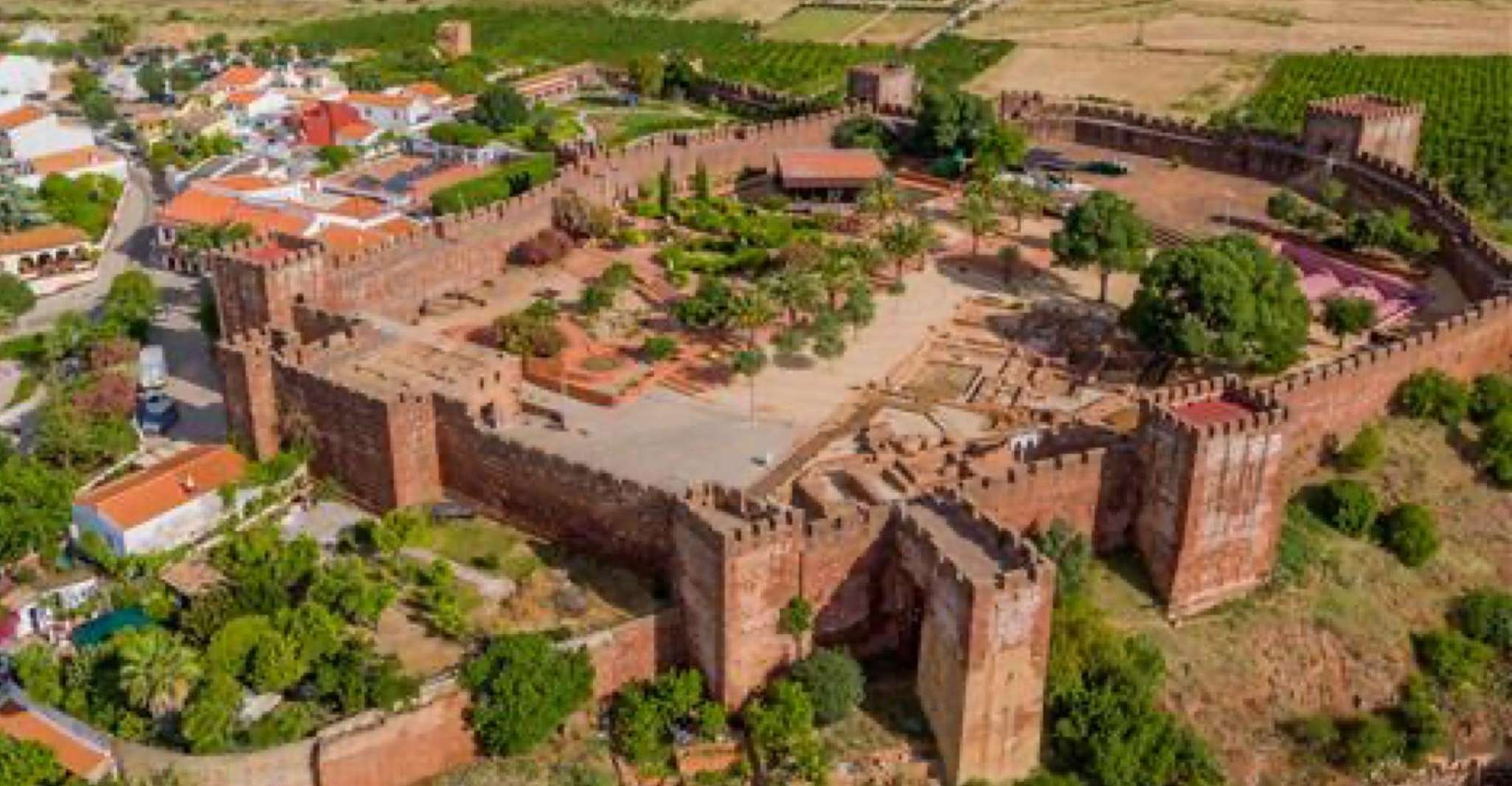 Silves Scavenger Hunt and Sights Self-Guided Tour - Housity