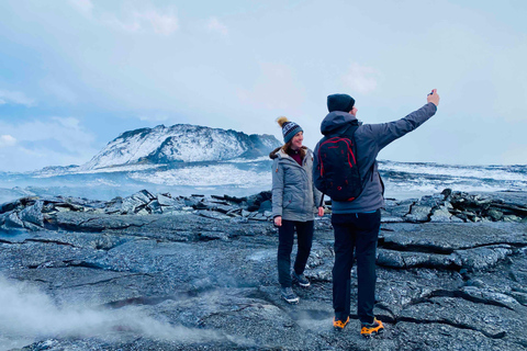 Grindavík: Caminhada no vulcão Fagradalsfjall com um guia privadoCondução autónoma: Ponto de encontro no vulcão