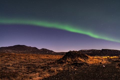 Reykjavik: Small-Group Northern Lights Tour with Pickup