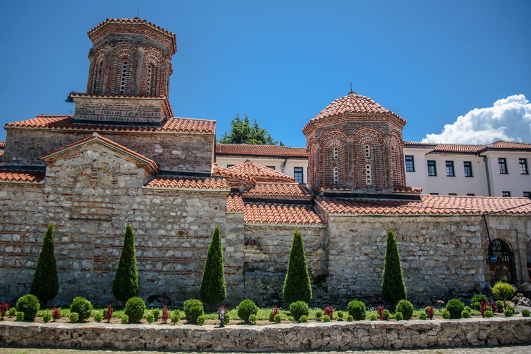 Desde Ohrid/Struga: Excursión en barco al Monasterio de San NaumEn monovolumen (grupos pequeños)