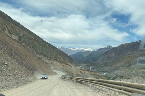 Santiago: Private Full Day El Yeso Reservoir and Vineyard