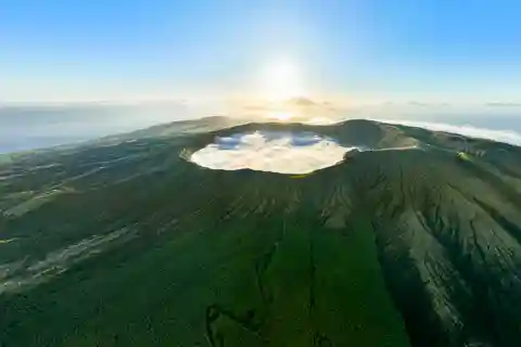 UNIQUE FAIAL | Whales & Volcanoes | 2 Half Days