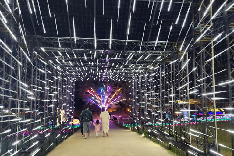 Tokio: German Village Lighting und Farm Experience