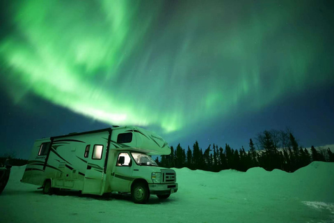 Excursão de luxo em autocaravana para perseguir a Aurora Tour em pequenos grupos e em particular