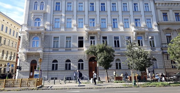Budapest: Andrássy Avenue Tour & Folk Music Performance