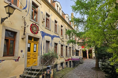 Dresden: Erlebnisführung bunte Street Art und quirliges Nachtleben