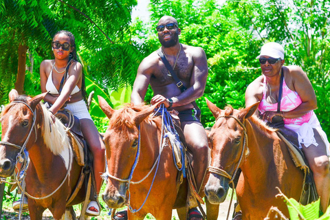 Punta Cana: Horseback Riding Tour with Beach Visit