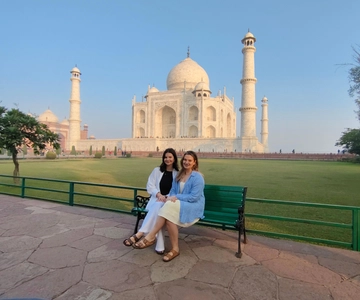 Agra: Taj Mahal Skip-the-Line & Guided Private 3 Hours Tour