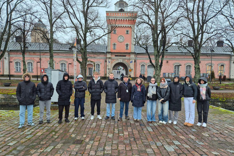Private UNESCO Suomenlinna Tour: Fortress & Sea landscapes