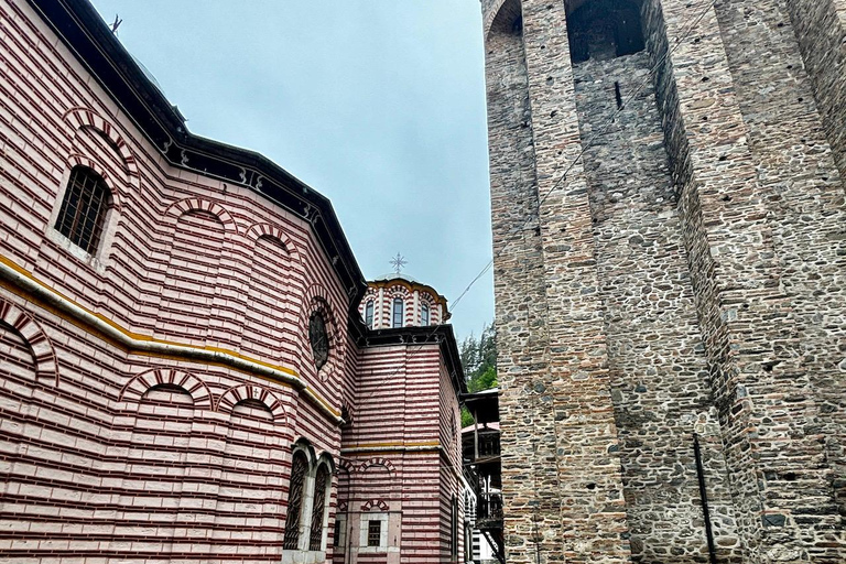 Monasterio de Rila,GRUPO PEQUEÑO ,Cueva Rilska,Stoby Desde SOFIASOFÍA -Monasterio de Rila, pirámides de Stob y cueva de San Iván Rilski.