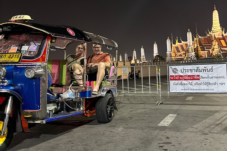 Visite nocturne de Bangkok : Nourriture, Temple et Tuk-Tuk