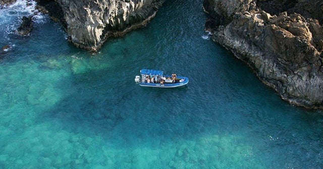 Wailea-Makina: Sea Caves, Molokini Snorkel &amp; Turtle Town