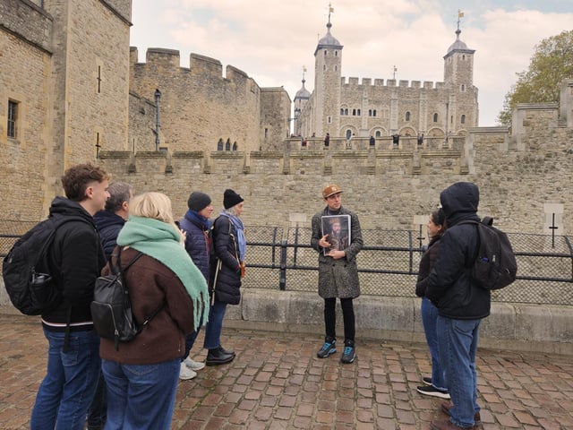London: Medieval History Walking Tour from The Tower