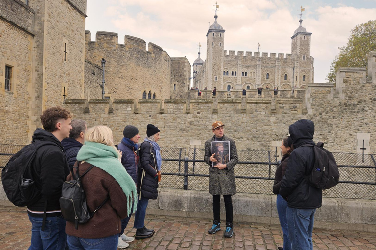 London: Medieval History Walking Tour from The Tower