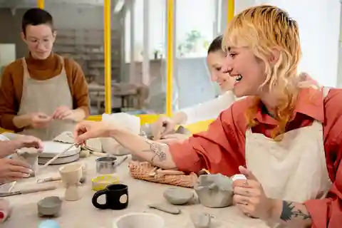 Berlin: Pottery Class at Peace Out Paradise Ceramics Studio