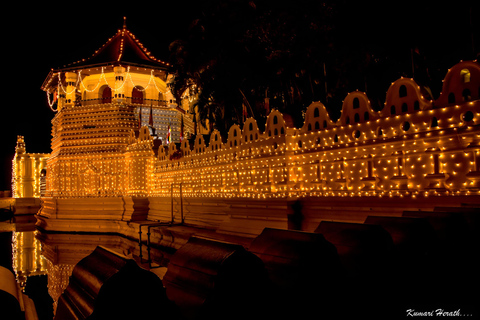 Kandy: Guided City Tour with Lunch and Cultural Show