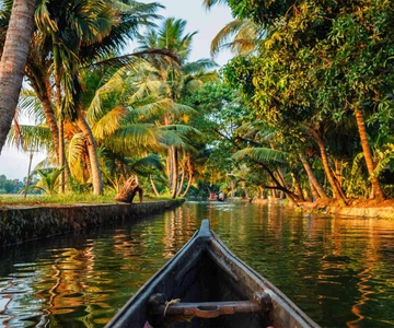 Kerala: Alappuzha River Cruise with Village Walk
