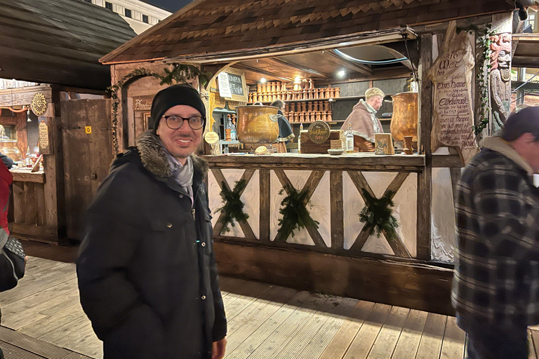 Christmas Oldtown Tour with Mulled Wine & experienced Guide
