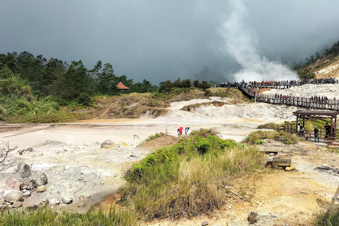 从日惹出发的日出西库尼尔山和迪恩高原之旅从日惹到日出 Sikunir 和 Dieng 高原之旅