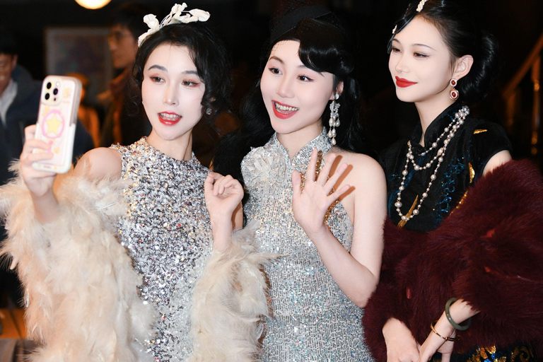 Wuhan: Yellow Crane Tower, East Lake & Hankow Tour