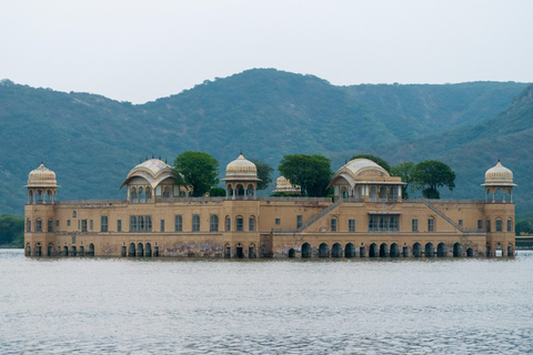 Excursión de un día a Jaipur desde Delhi por autopistaCoche privado con conductor, guía y entradas a los monumentos