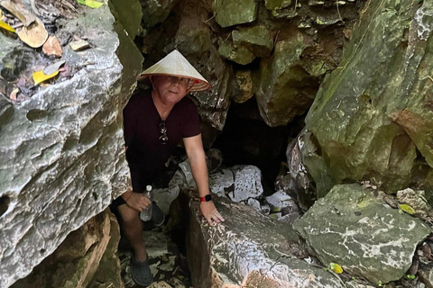 De Hue à Hoi An en passant par le col de Hai Van et le cimetière d&#039;An Bang en voiture