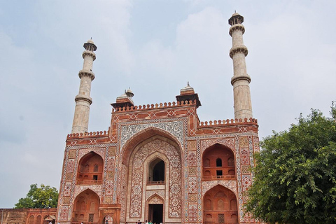 From Agra: Explore Fatehpur Sikri and Sikandra (Akbar Tomb) Private Tour with Car, Driver and Tour Guide Only