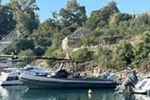 Saranda: Bootstour zur Kroreza-Bucht mit 5 Strandstopps