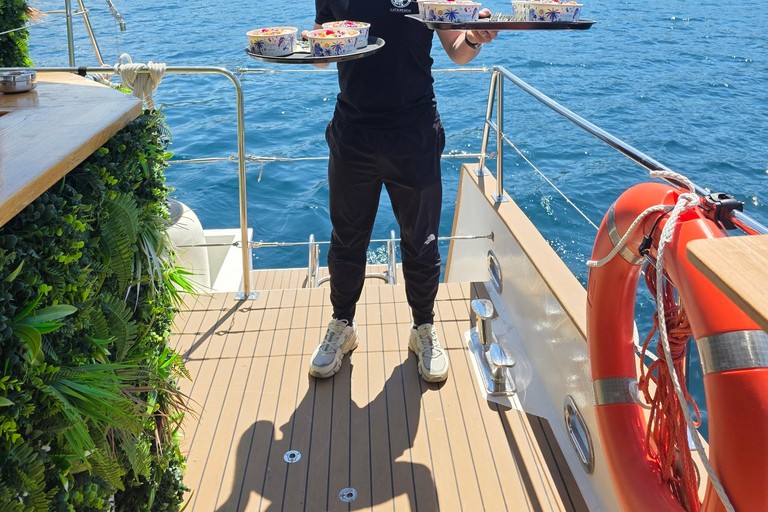 阿雅克肖：乘坐双体船前往桑吉纳雷群岛阿雅克肖：双体船巡游圣萨尔瓦多群岛