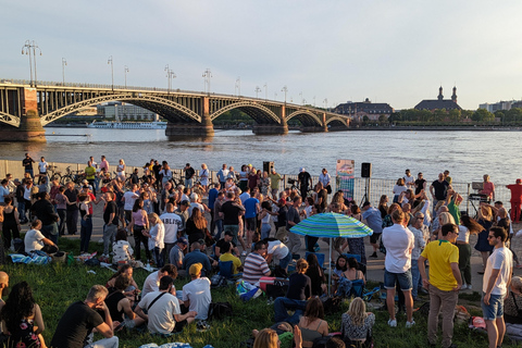 Mainz: guided evening tour of the Rhine embankment/old town in German and English