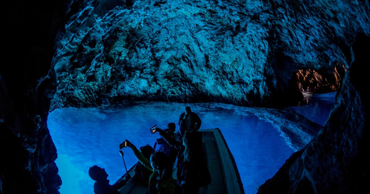 Grotta Azzurra di Biševo da Spalato — Biševo, Croazia