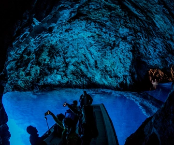 Vanuit Split: Blauwe Grot, Hvar en 5 Eilanden Speedboottocht