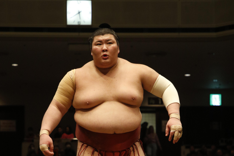 Tickets für das Osaka-Sumo-Turnier mit englischsprachigem Experten-GuideReservierter Sitzplatz D