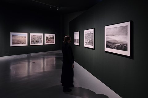 Hamburg: Deichtorhallen Ticket - Hall for Contemporary Art Entry Ticket Deichtorhallen - Hall for Contemporary Art