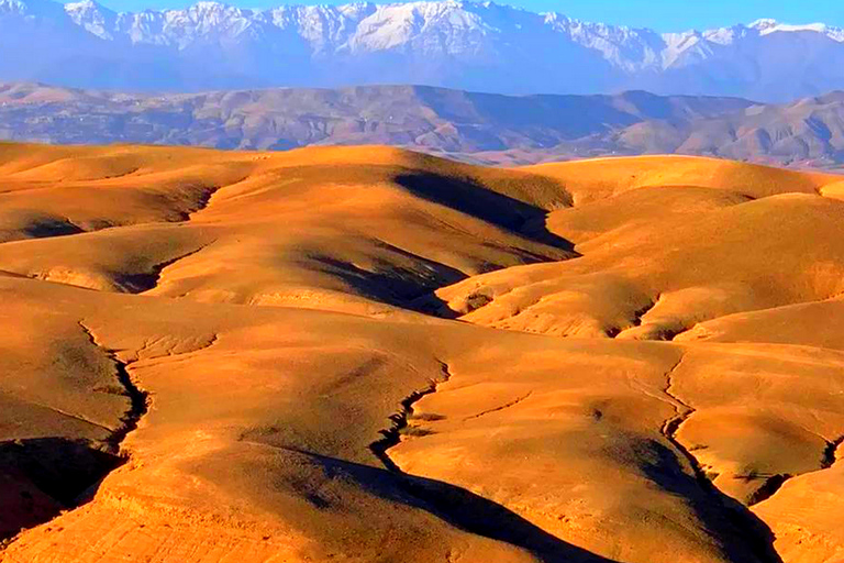 Quad en el desierto de Agafay con almuerzo y paseo en camello y piscina