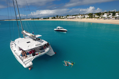 St Maarten: Luxury Catamaran Full-Day Group Charter Clothing- Optional/Nude Luxury Catamaran Full-Day Charter