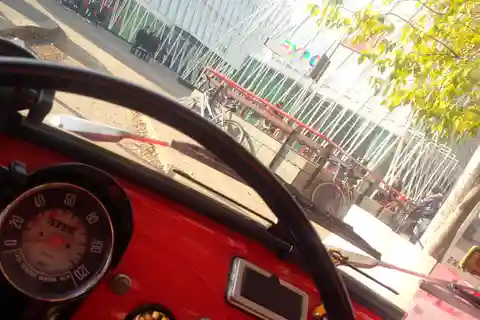ミラノ：ビンテージ フィアット 500 によるナイト ツアー（3 時間、3 か所）