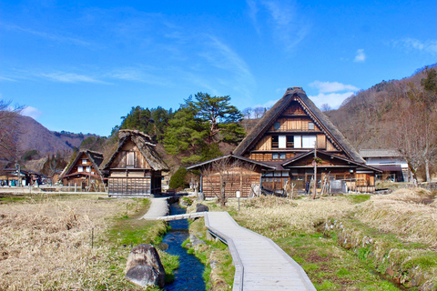 Nostalgisk busstur i Shirakawa-go AM