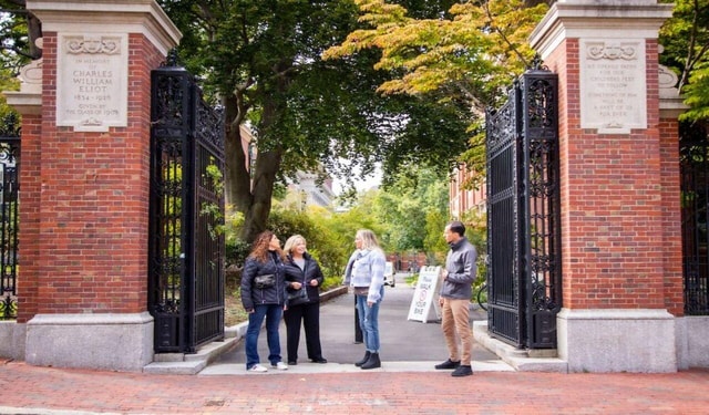 Boston Walking Tour with USS Constitution and Boat Cruise