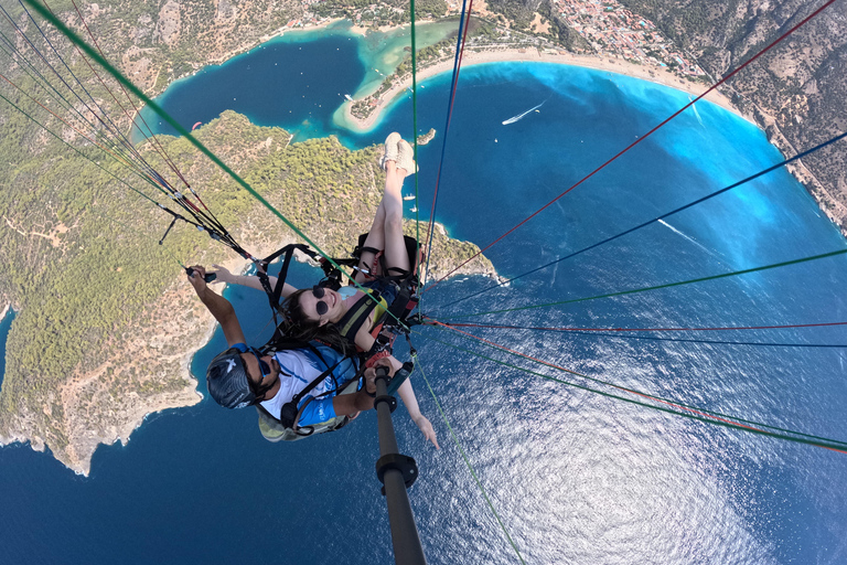 Från Fethiye: Oludeniz Paragliding Trip med transferFrån Fethiye: Oludeniz skärmflygningstur med transfer