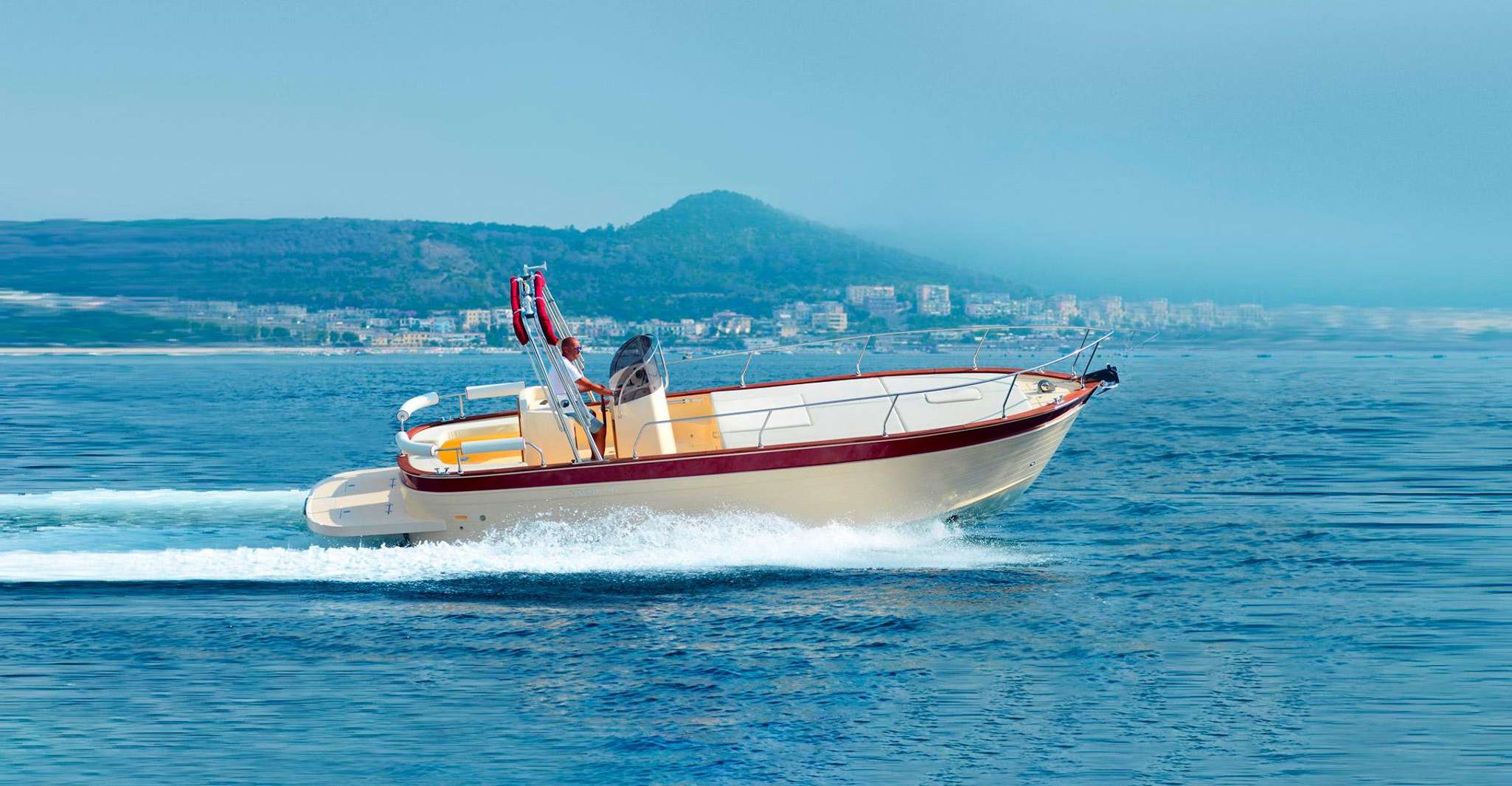 Procida, passeio de barco com paradas de natação e fotos subaquáticas - Housity