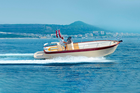 Procida: Boat Tour w/ Swimming Stops and Underwater Photos Procida: Boat Tour with Swimming Stops and Underwater Photos