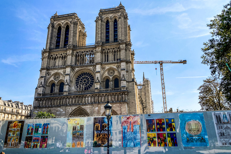 Paris: Notre Dame Notre Dame rundvandring utomhus med inträde till kryptanNotre Dame utomhus rundvandring med kryptan på spanska