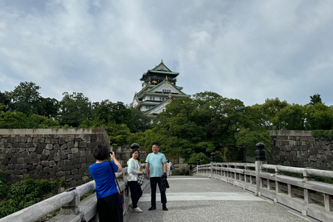 Osaka: Wczesnym rankiem zwiedzanie zamku w Osace - unikaj tłumów, 1,5 godz.