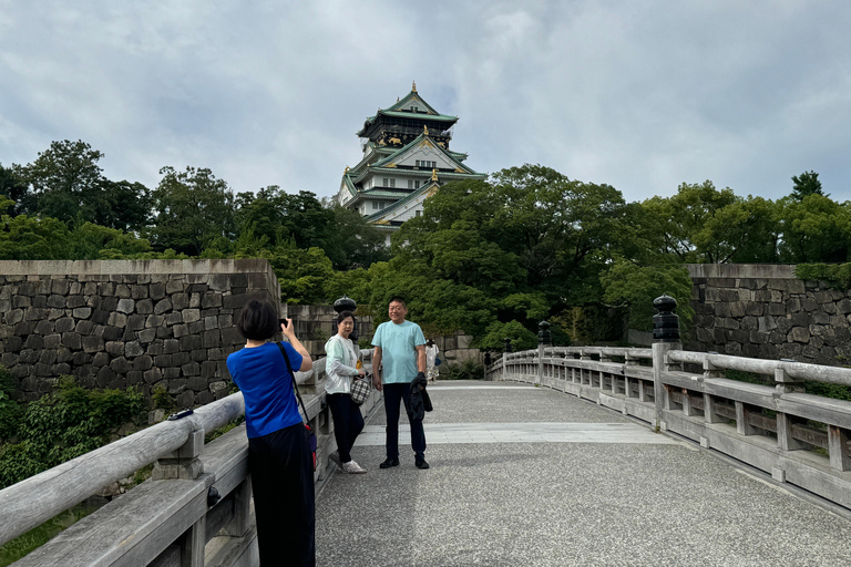 Osaka: Osaka Castle Tour in de vroege ochtend - Vermijd de drukte, 1.5u