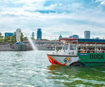 Singapore: Guided City Tour by Amphibious Duck Boat