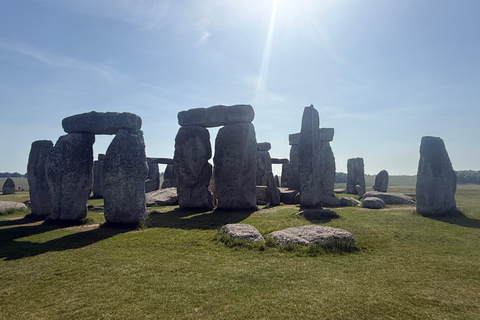 London: Stonehenge and Windsor Castle Private Day Trip