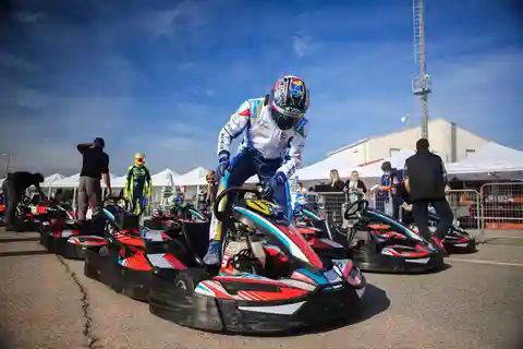 Misanino: Carrera de karts de 20 minutos con vueltas clasificatorias